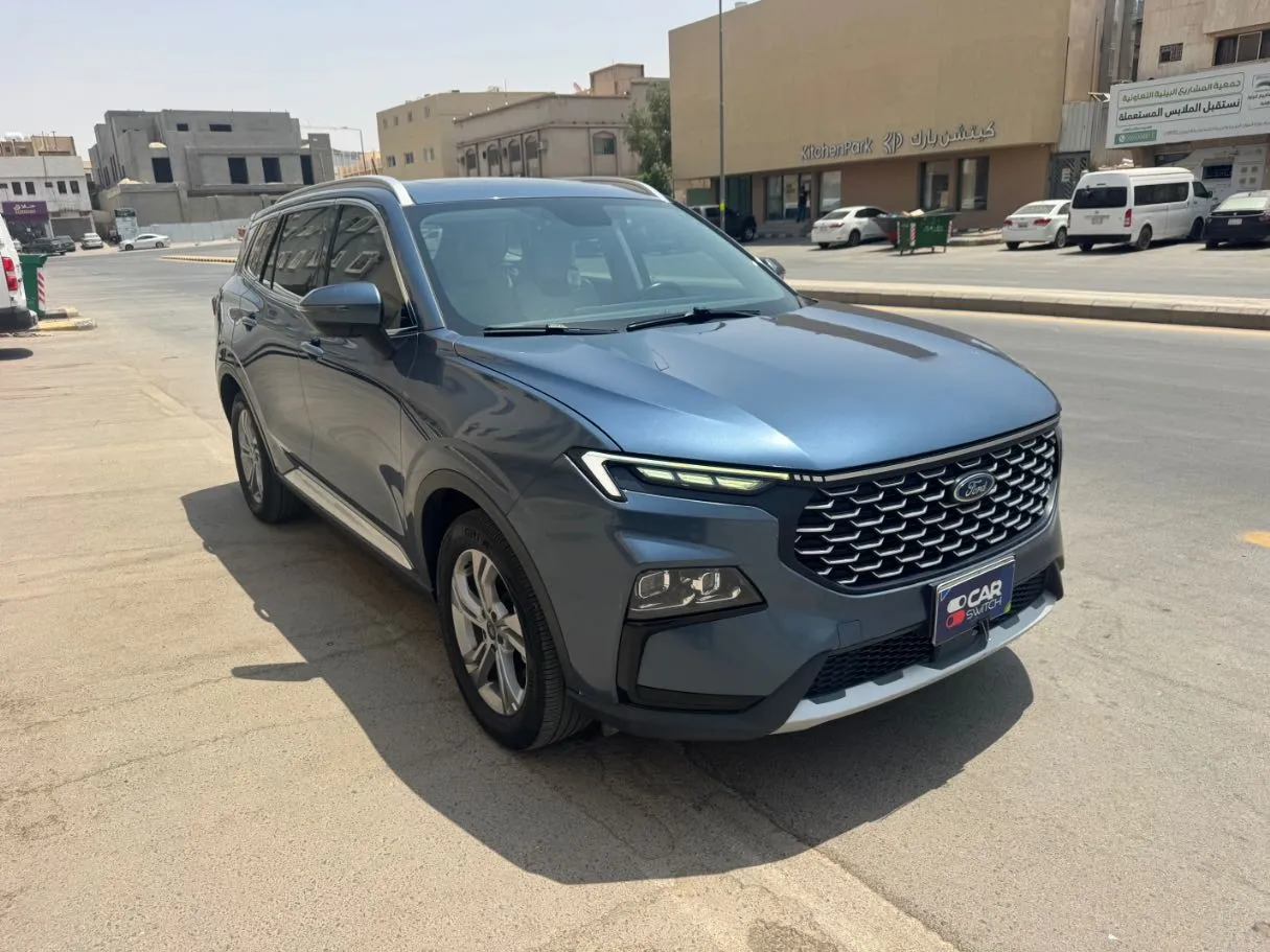 Car image 3