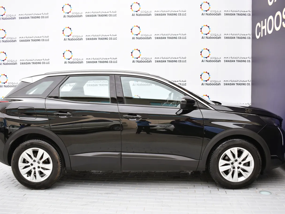 Car image 9