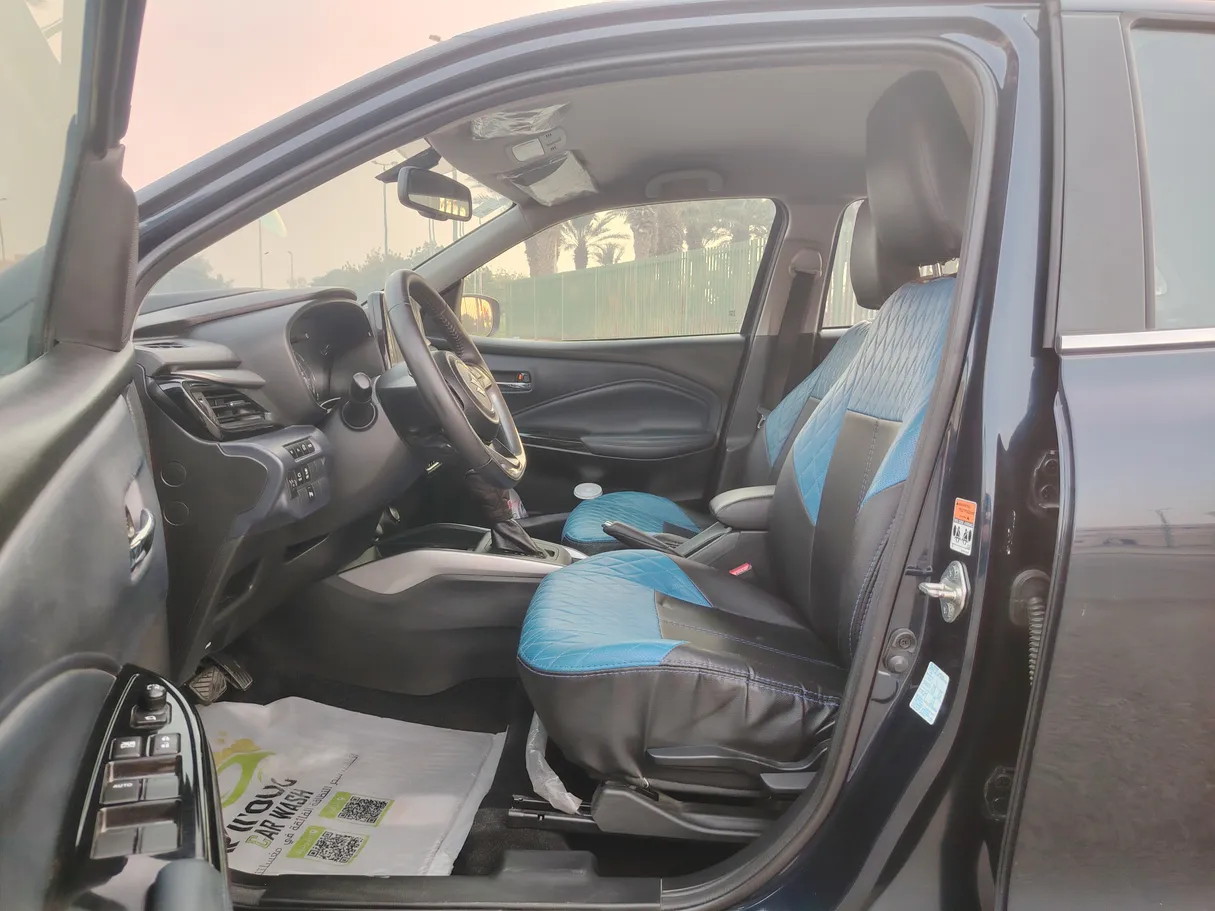 Car image 12