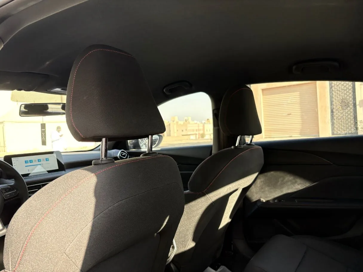 Car image 24