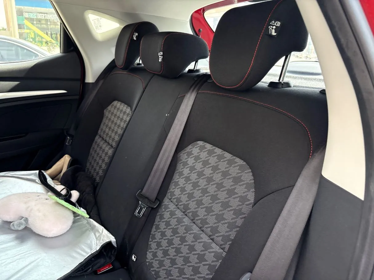 Car image 16