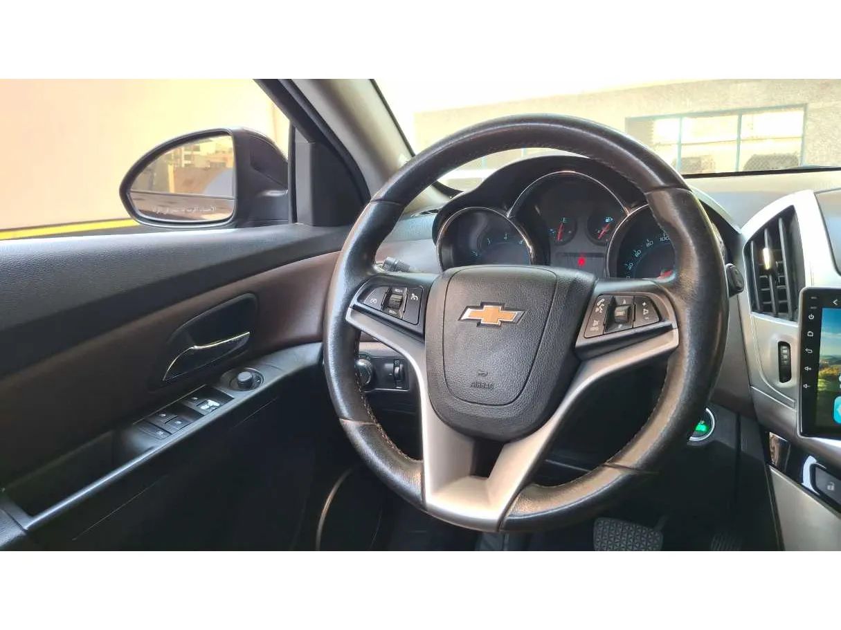 Car image 14