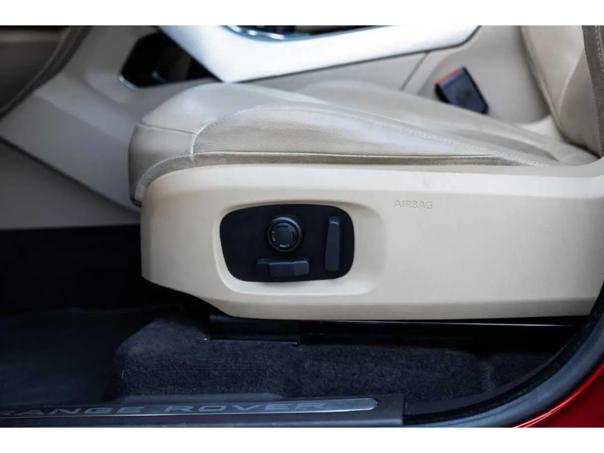 Car image 25