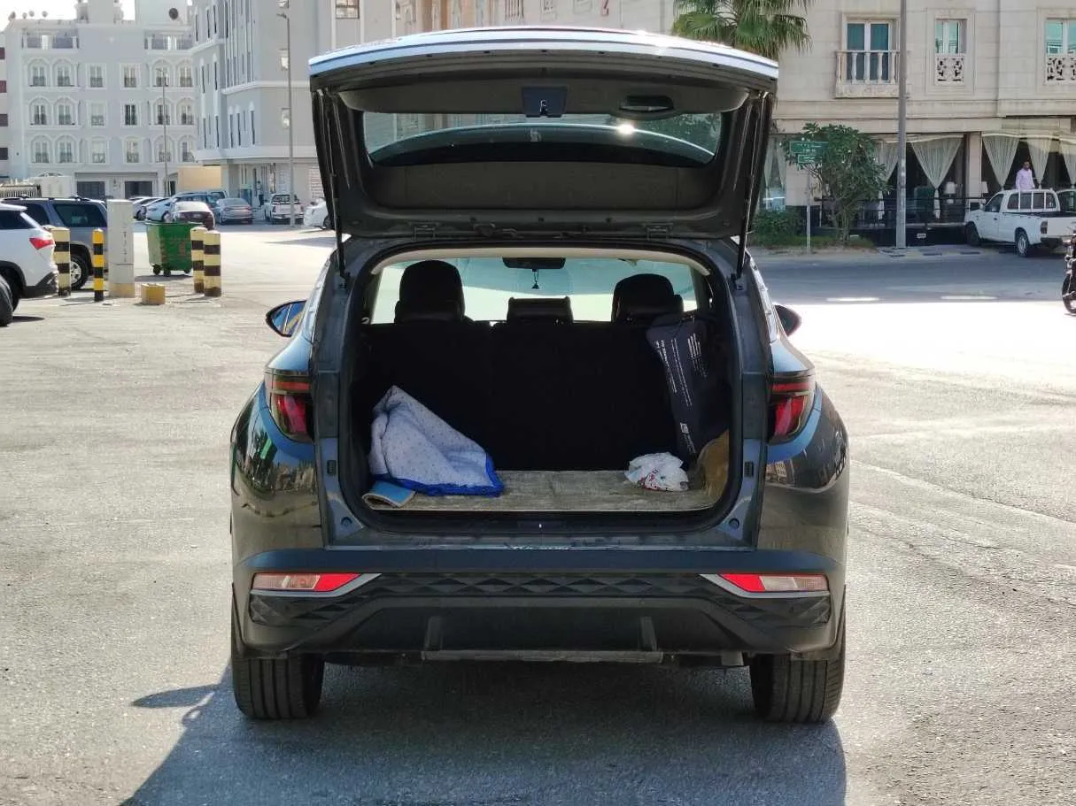 Car image 25