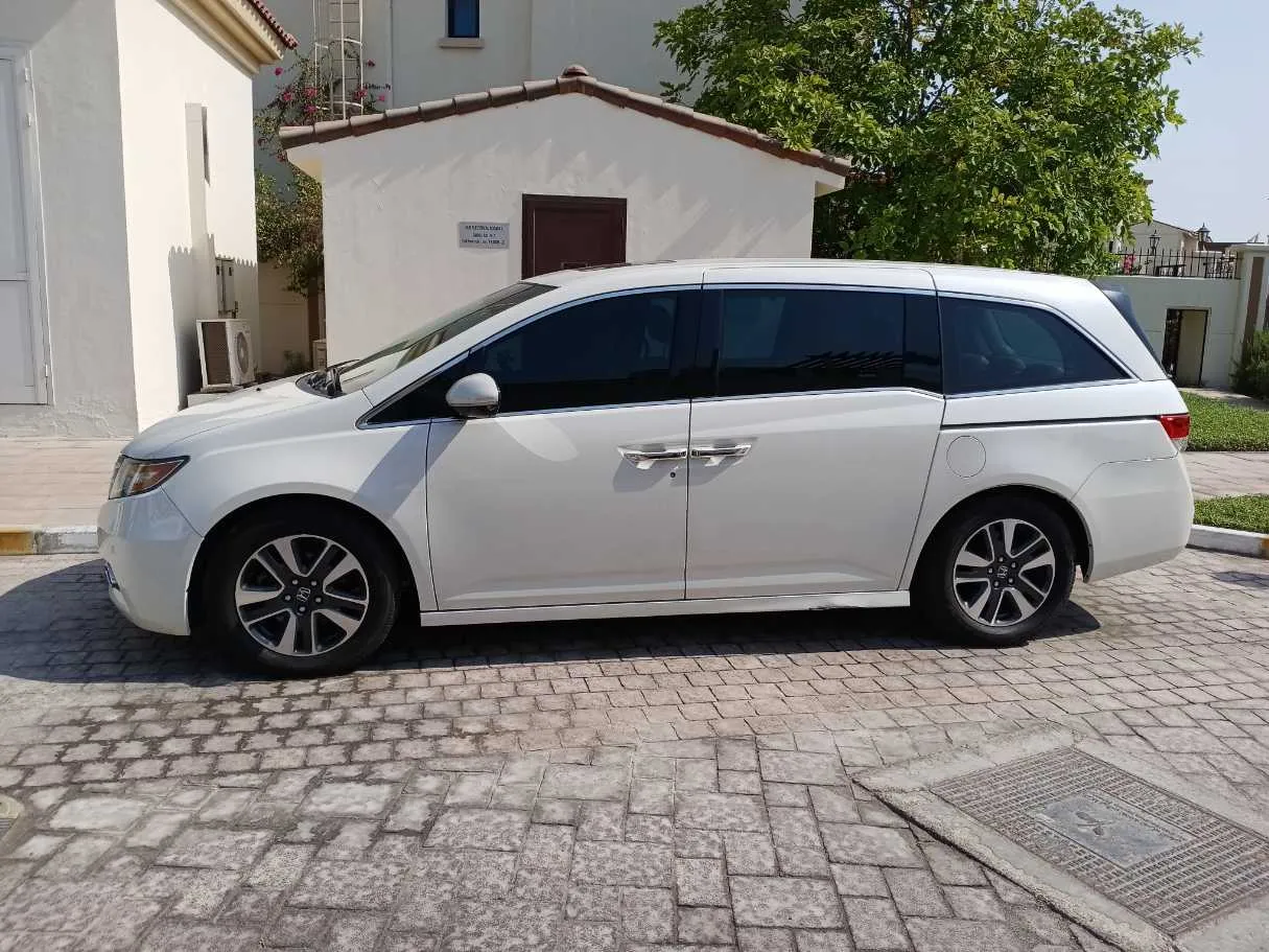 Car image 8