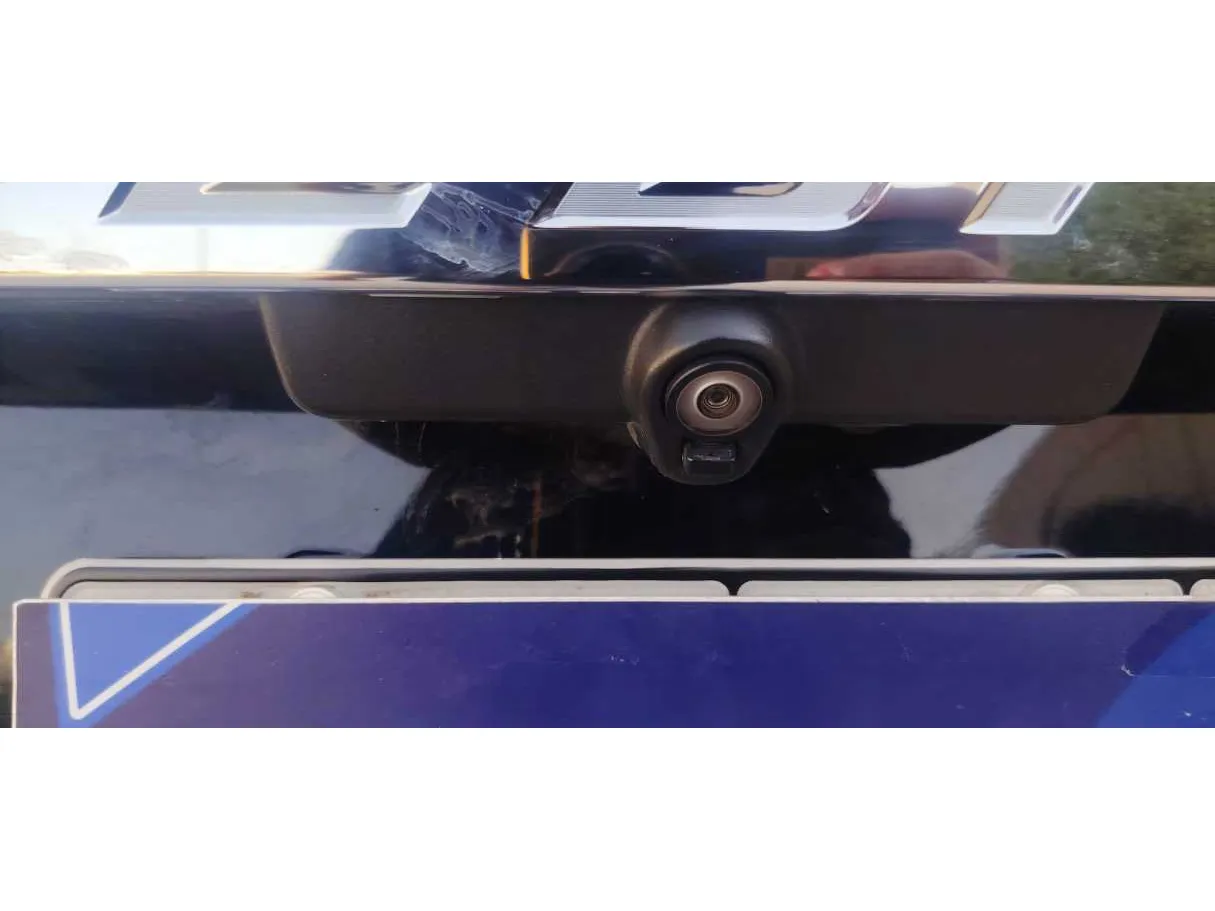 Car image 30