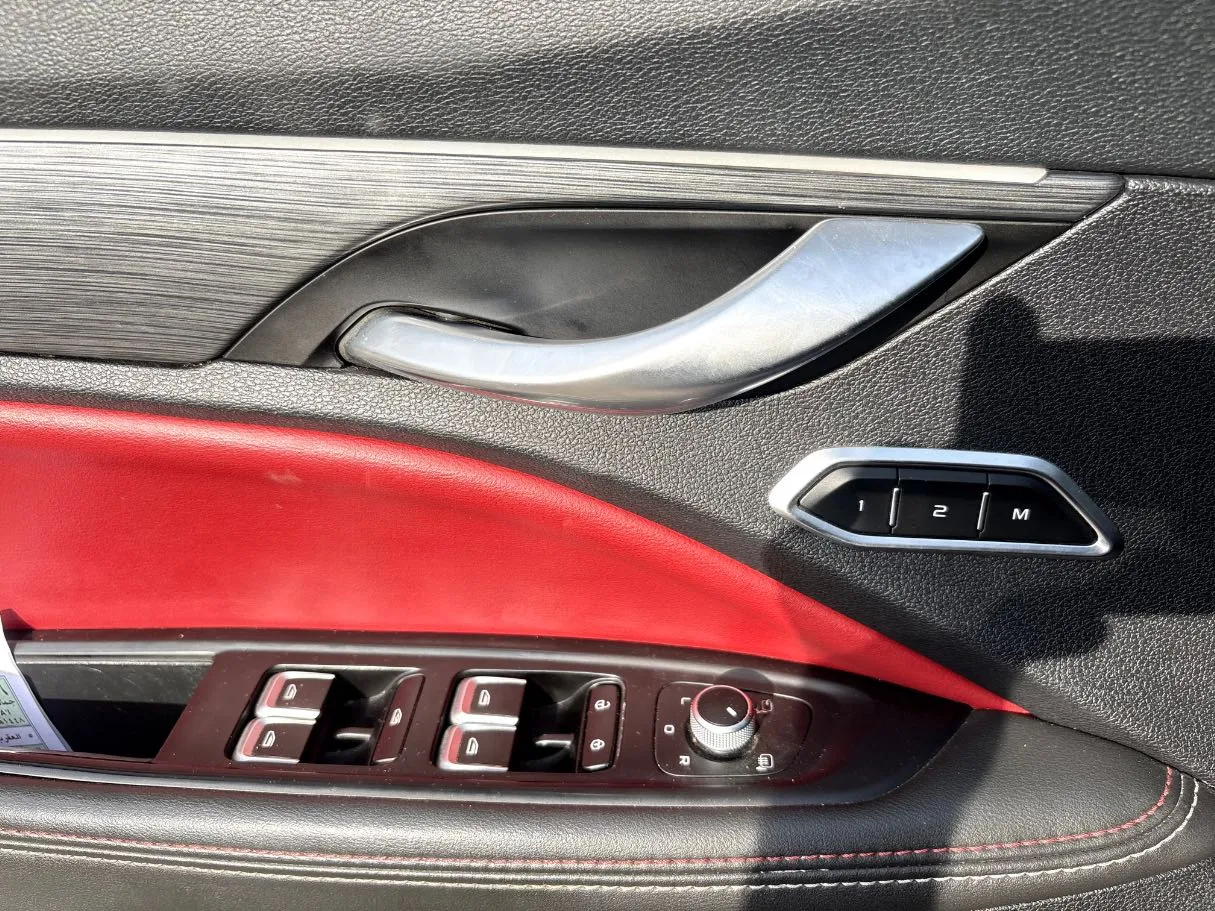 Car image 23