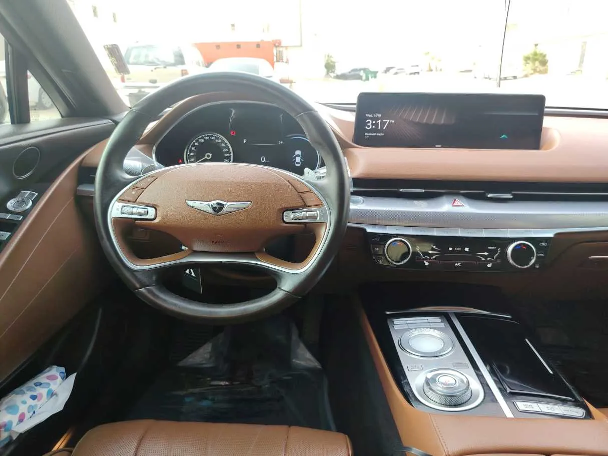 Car image 19