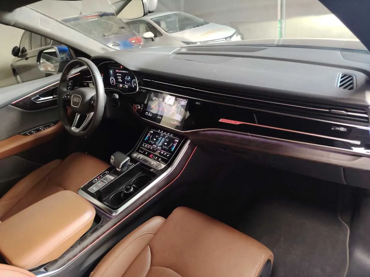 Car image 13