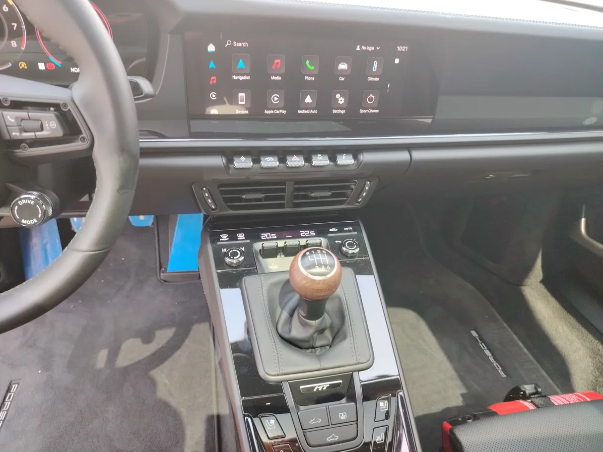 Car image 19
