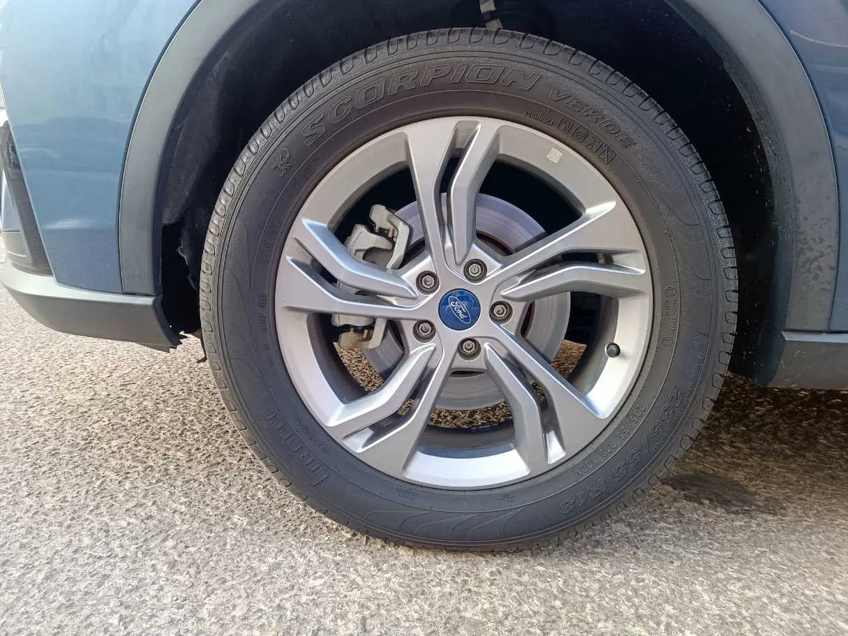 Car image 10
