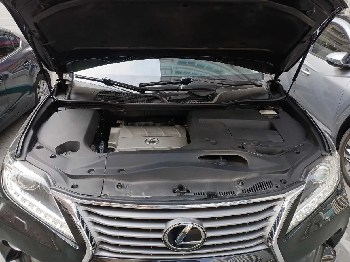 Car image 23