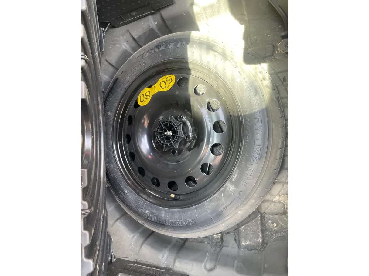 Car image 22