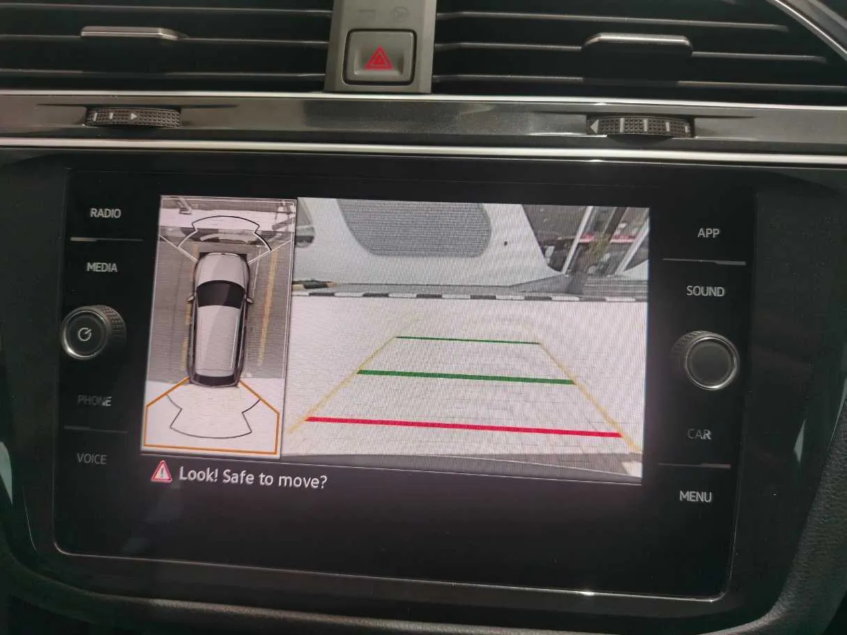 Car image 38