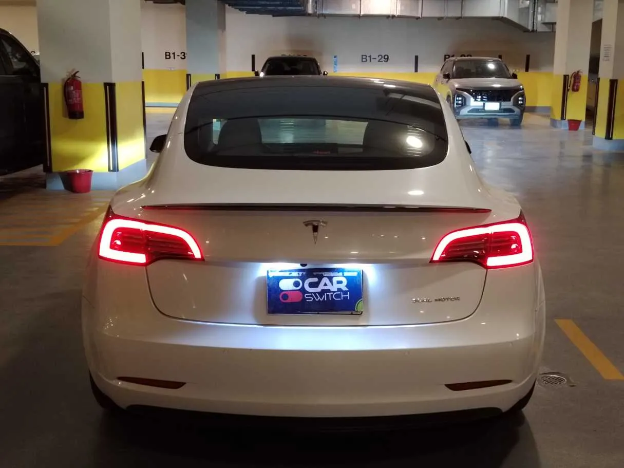 Car image 6
