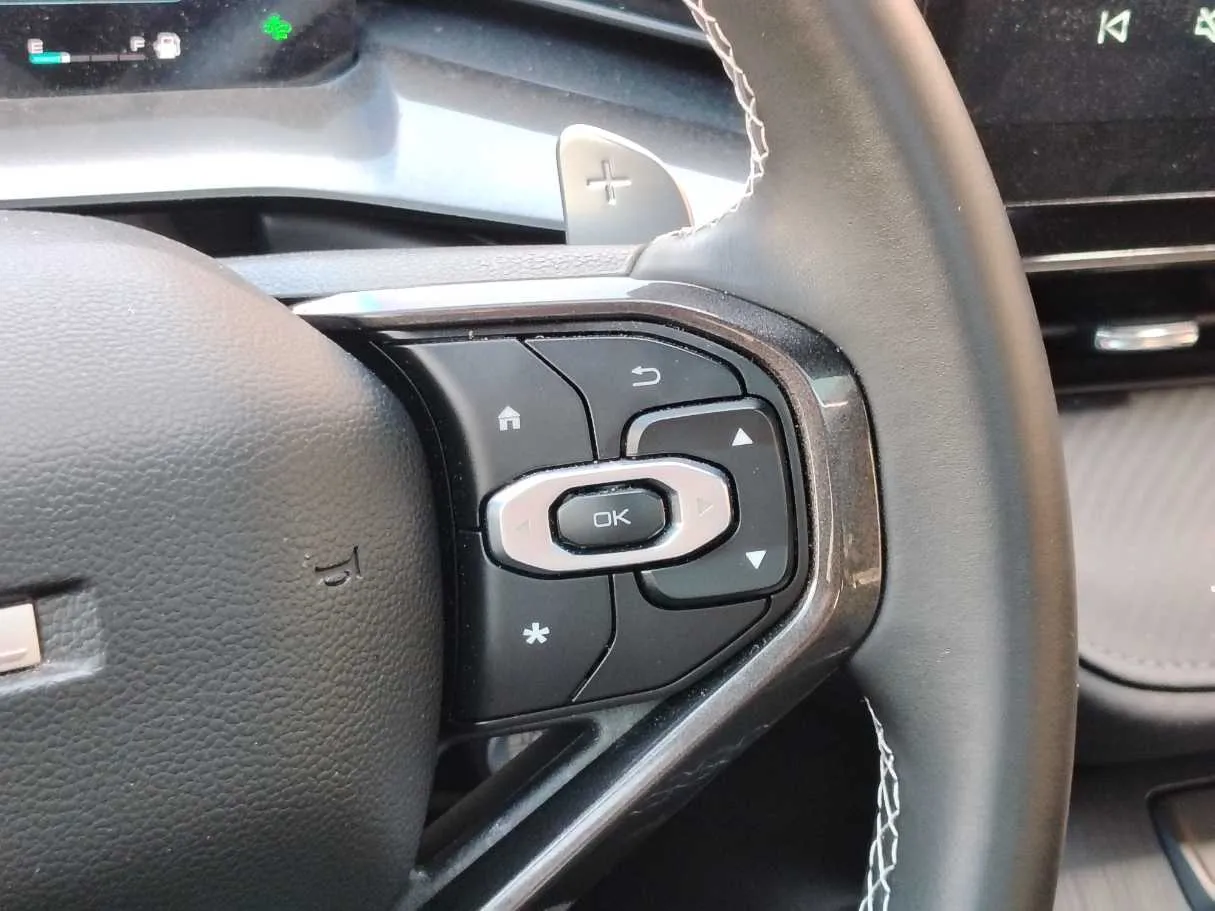 Car image 35