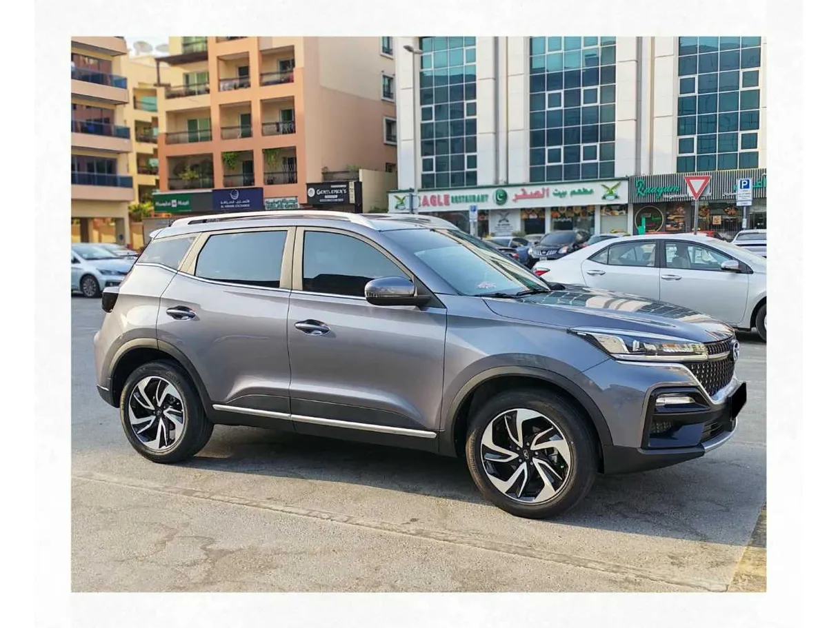 Car image 3