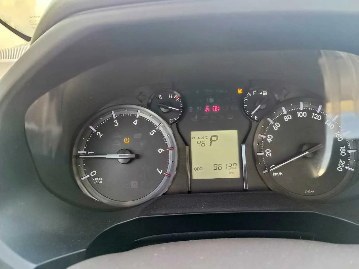 Car image 25