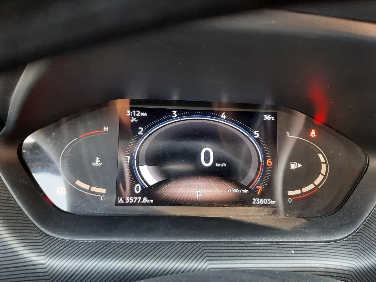 Car image 18