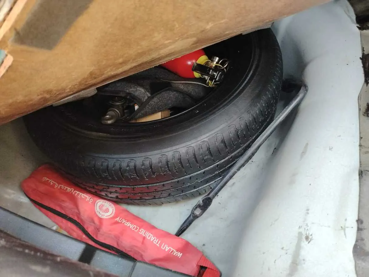 Car image 38