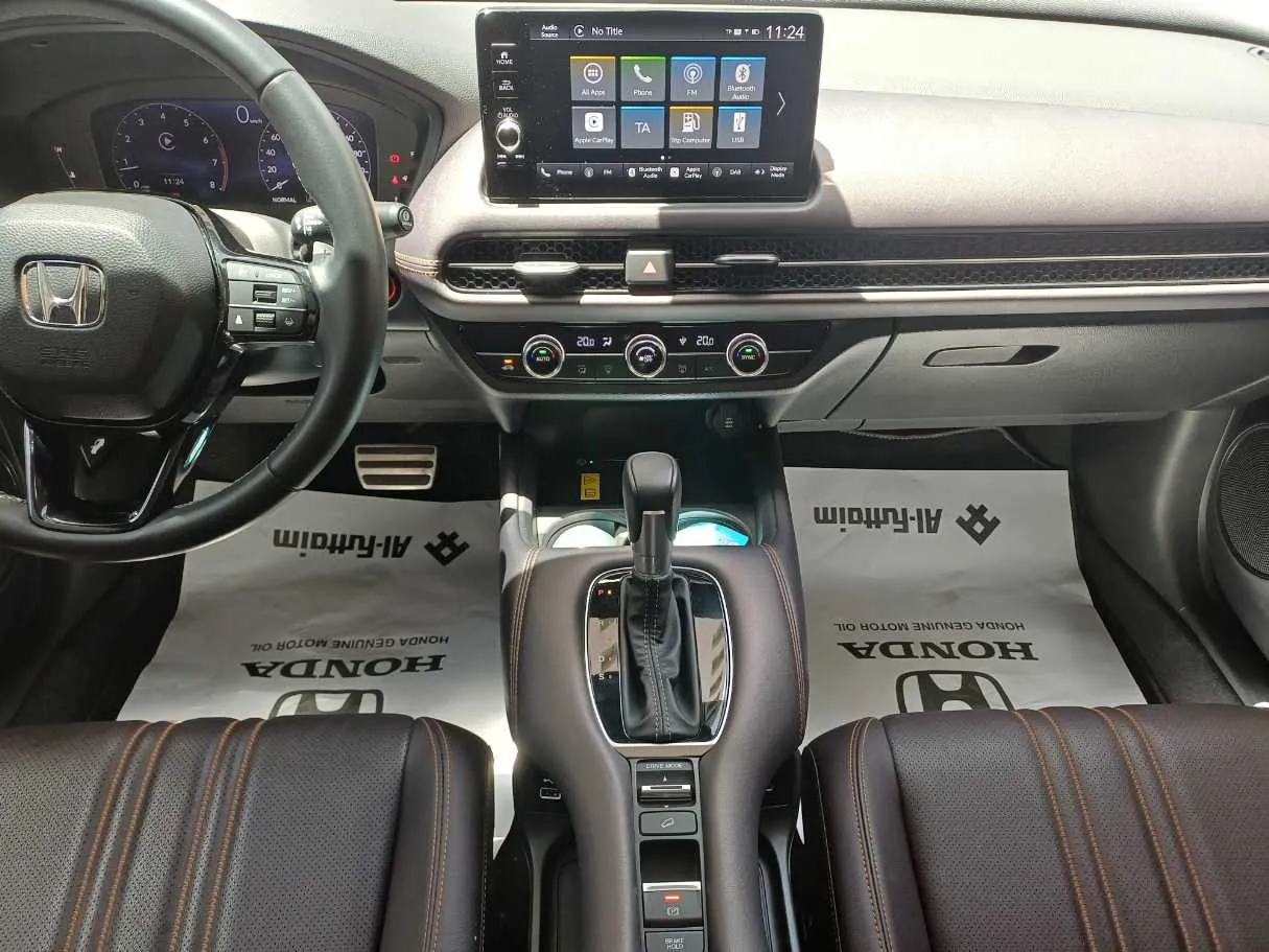 Car image 16