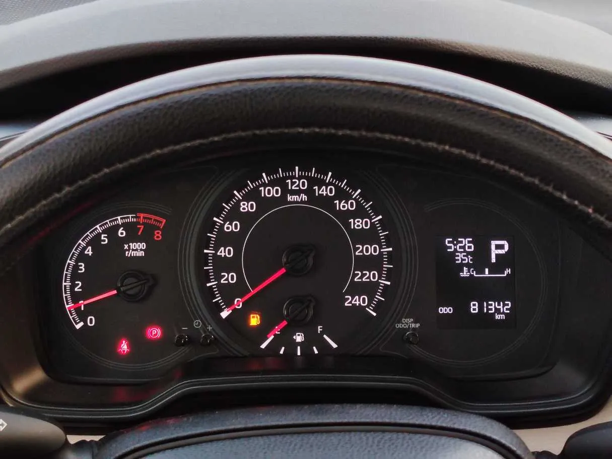 Car image 24
