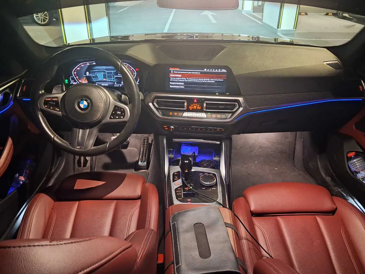 Car image 17
