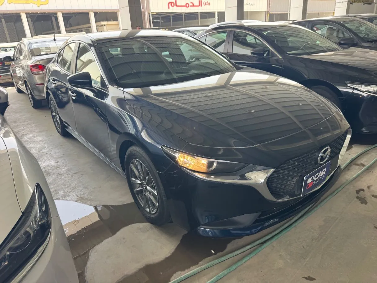 Car image 3