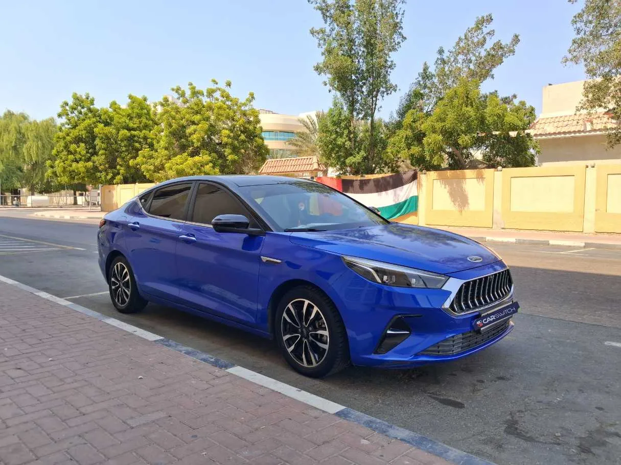 Car image 4