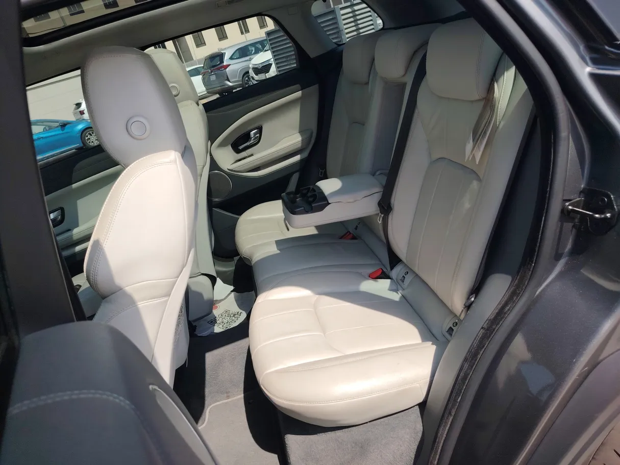Car image 16