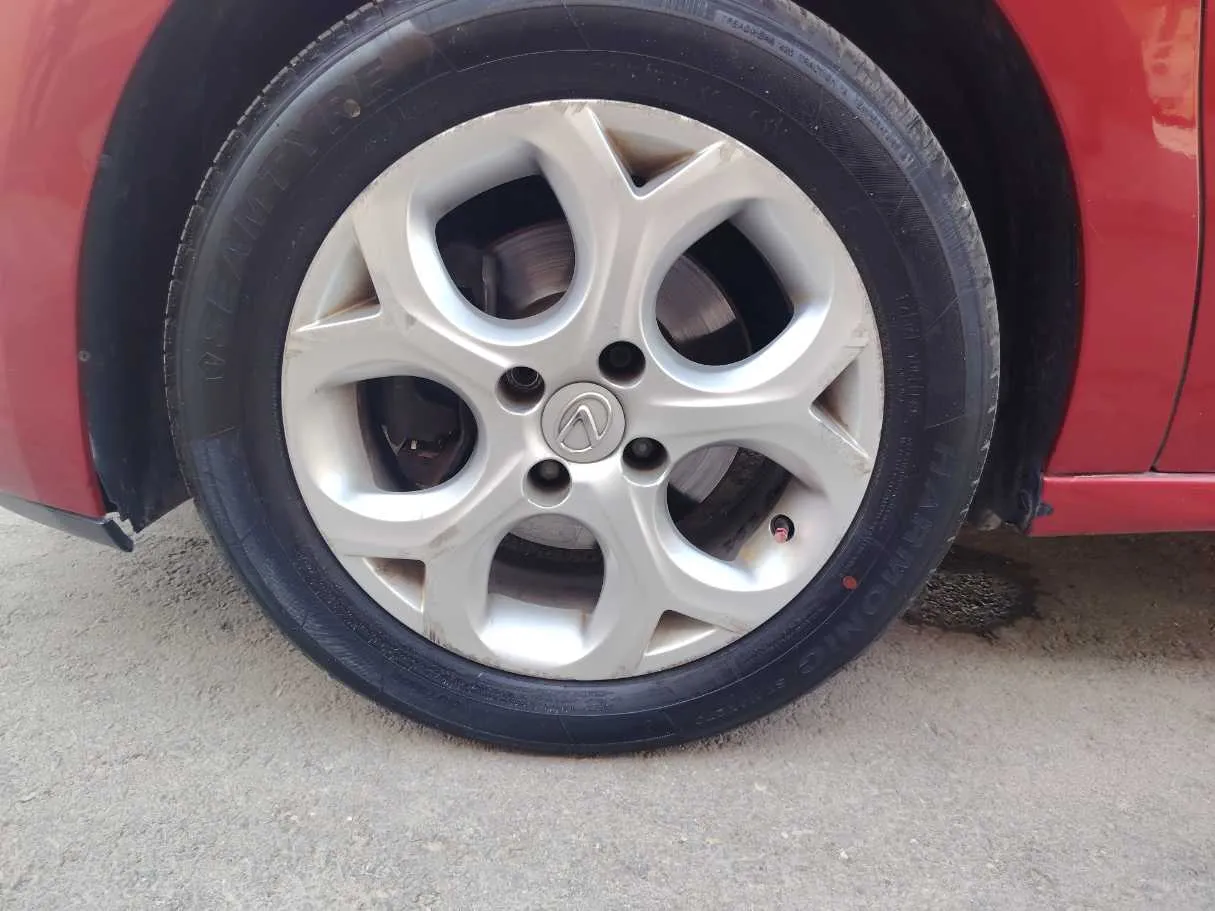Car image 10