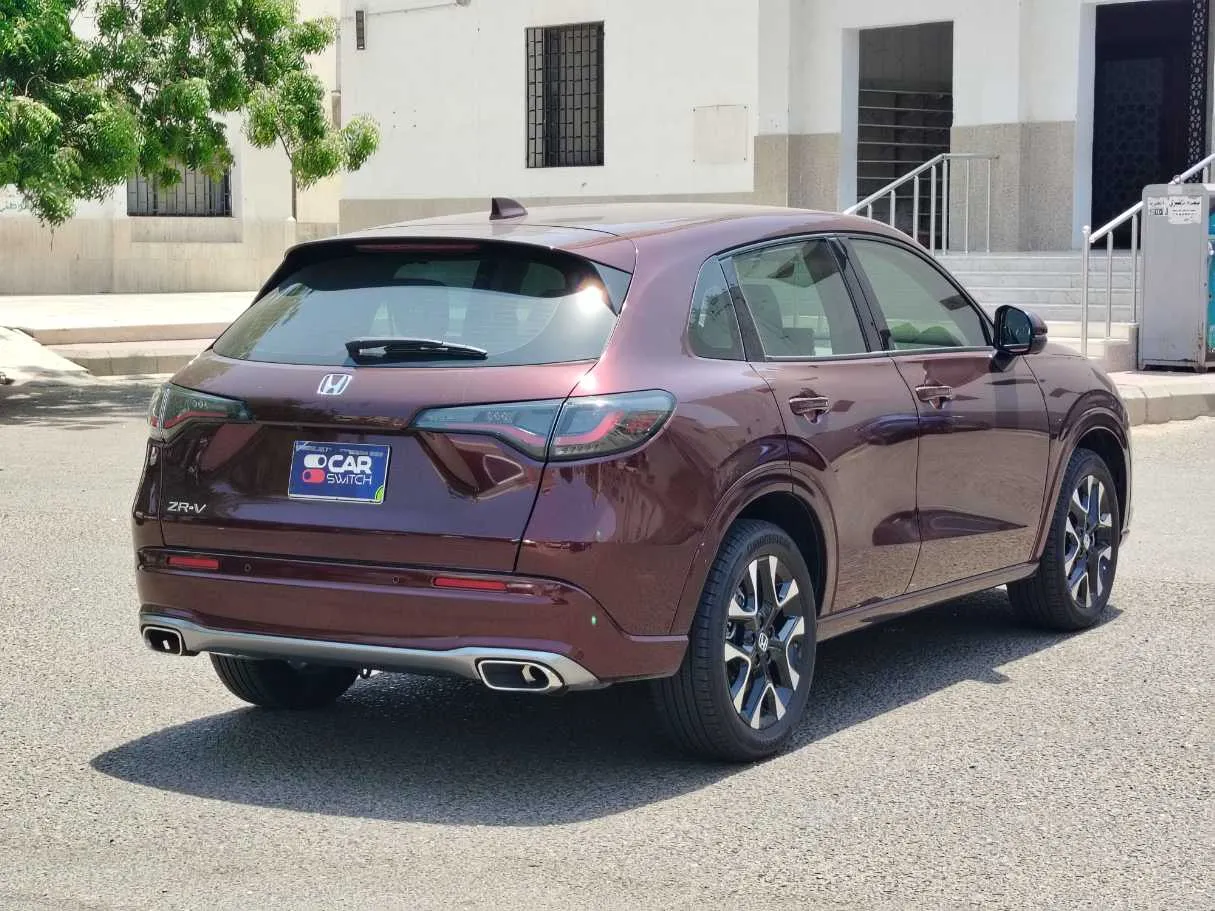 Car image 5