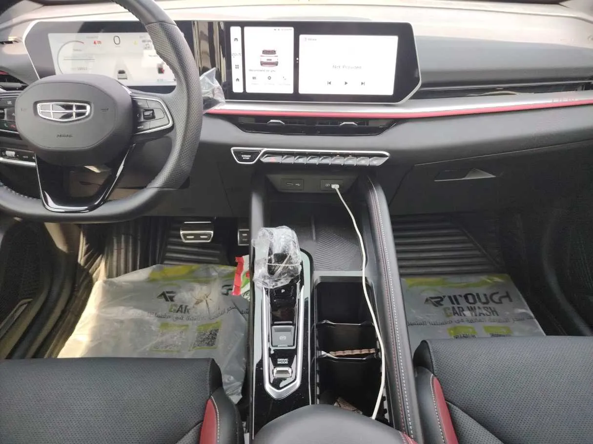 Car image 18
