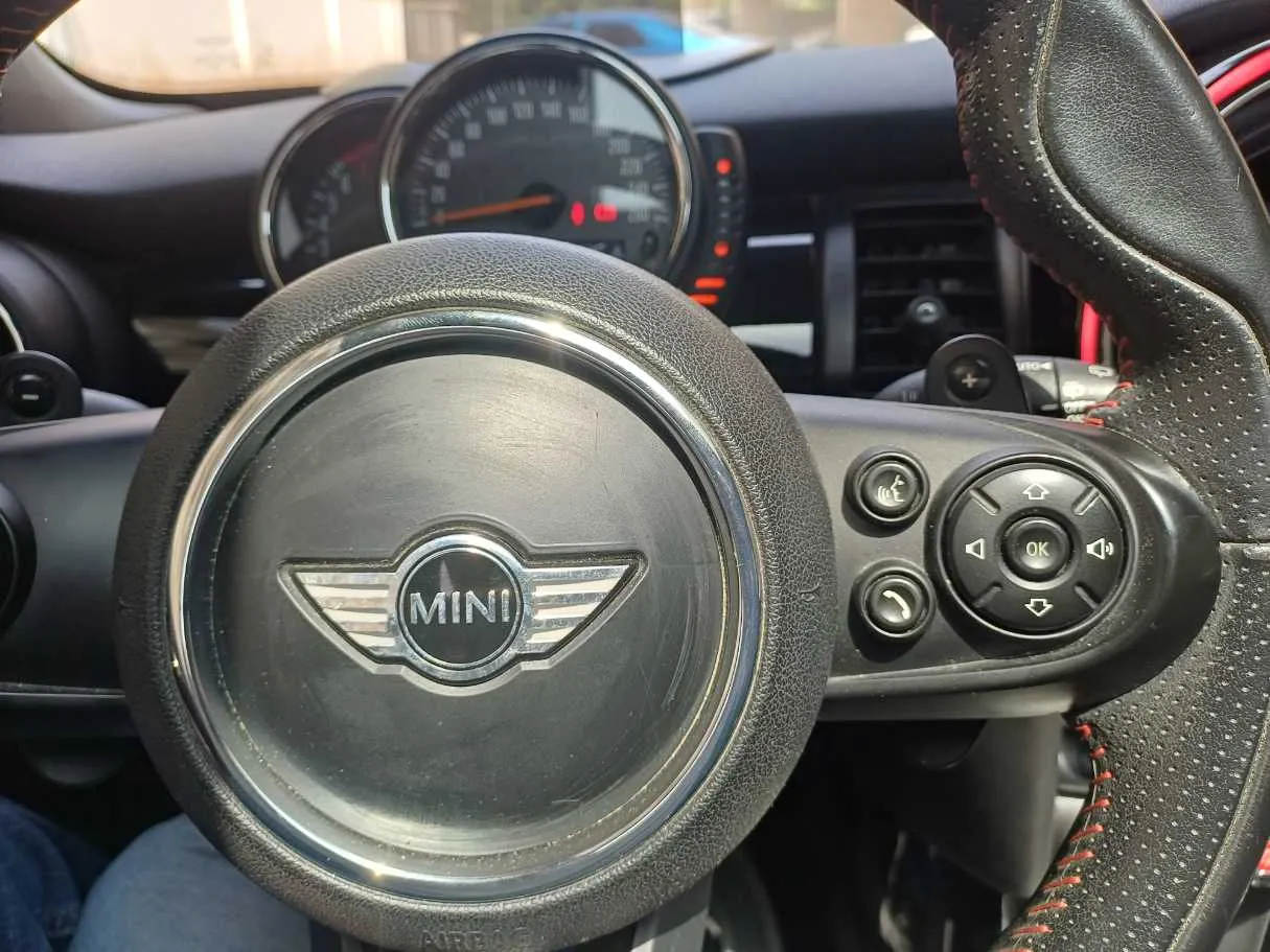 Car image 20