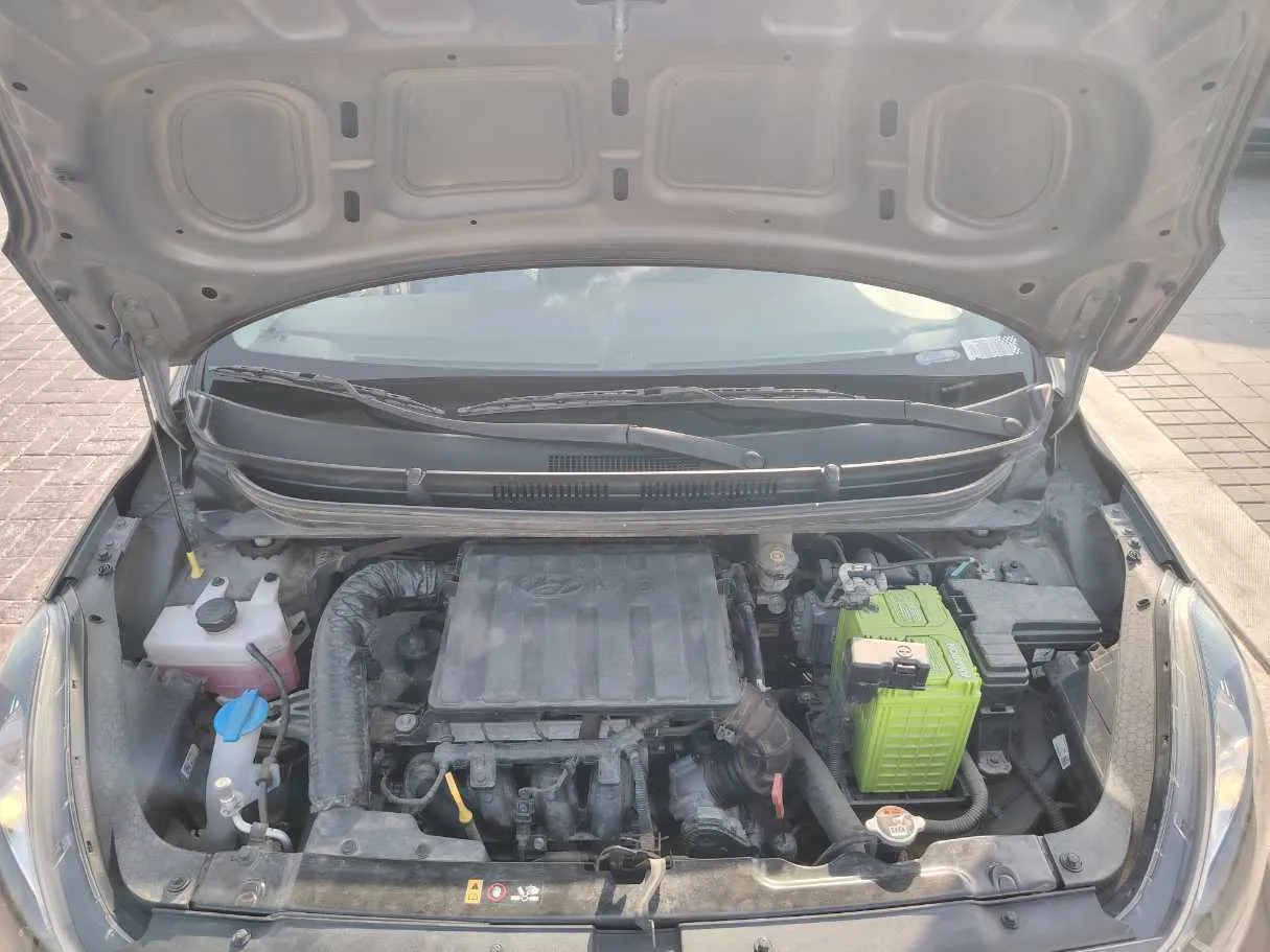 Car image 30