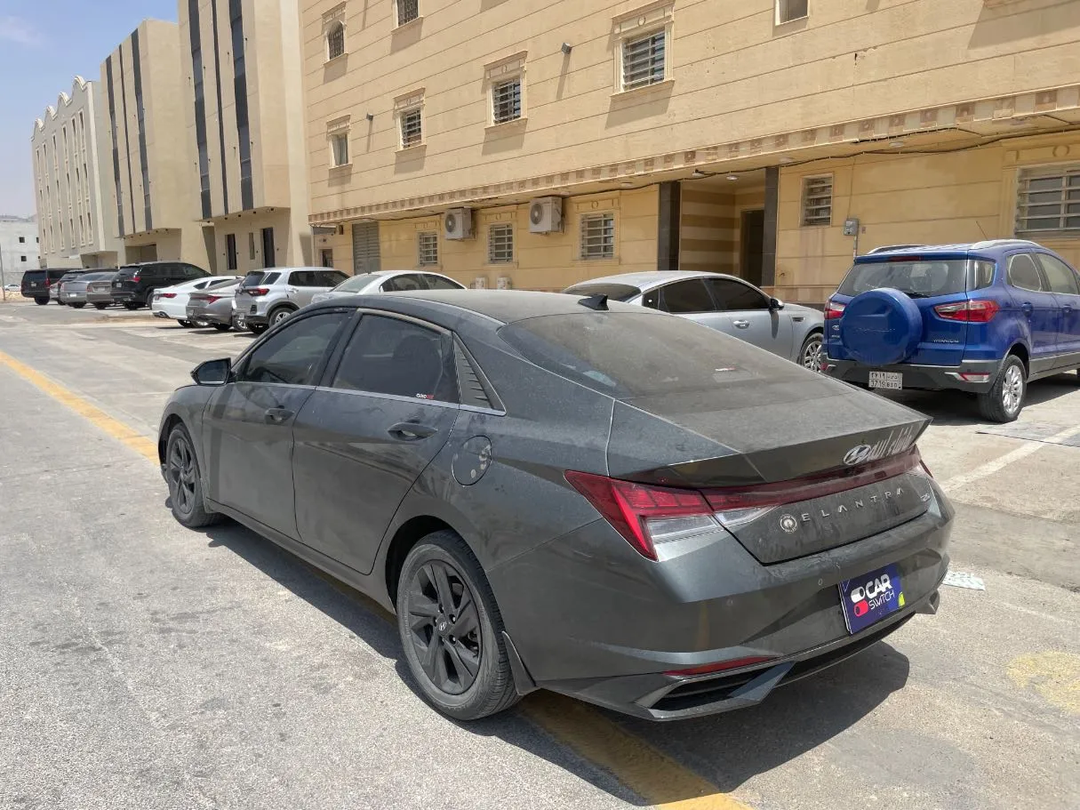 Car image 7