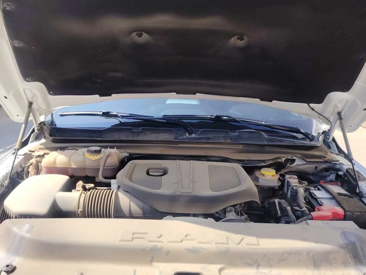 Car image 28