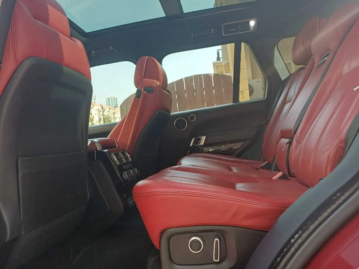 Car image 13