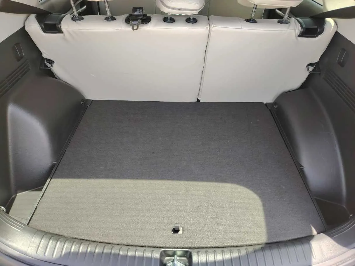 Car image 27