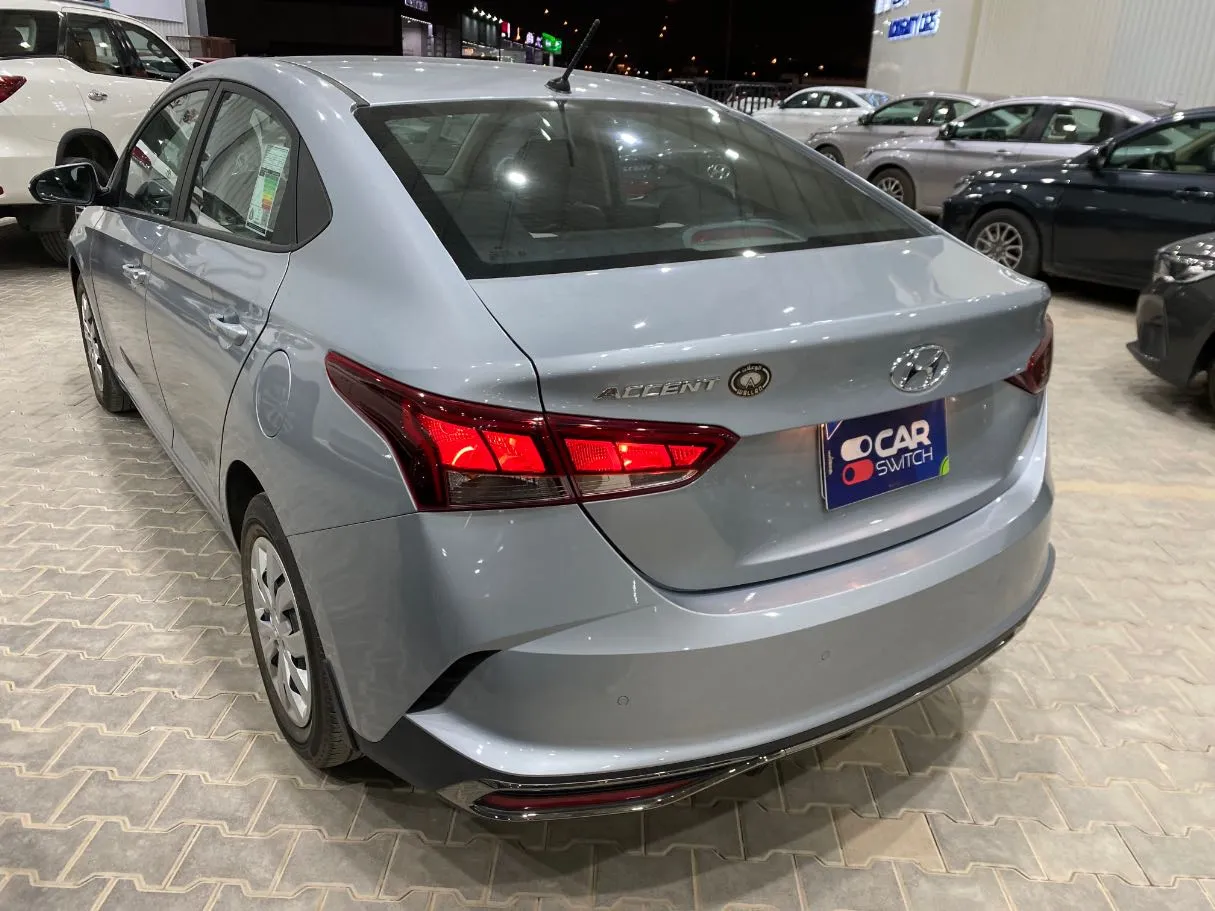 Car image 6
