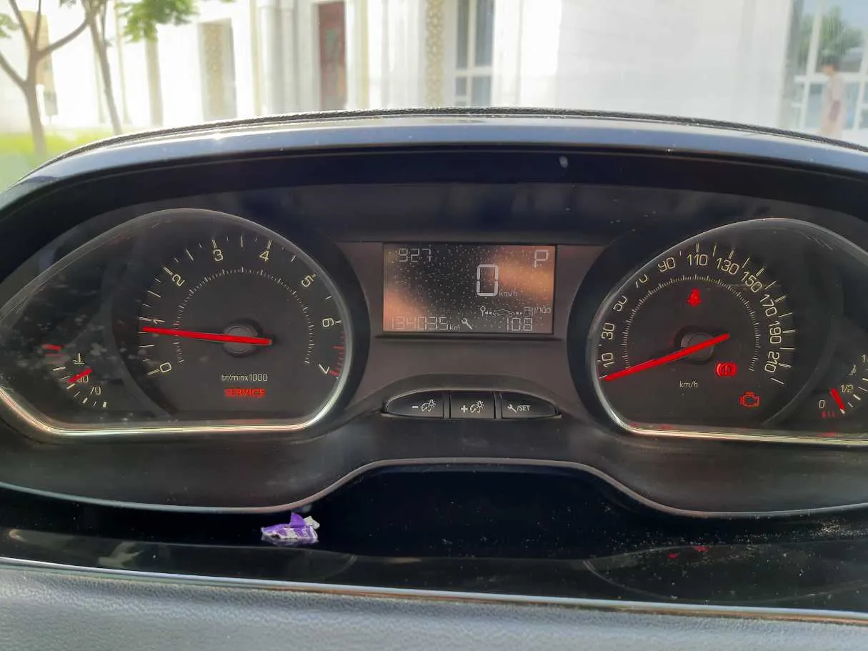 Car image 18