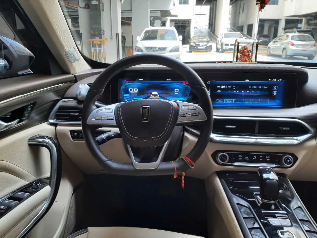 Car image 17