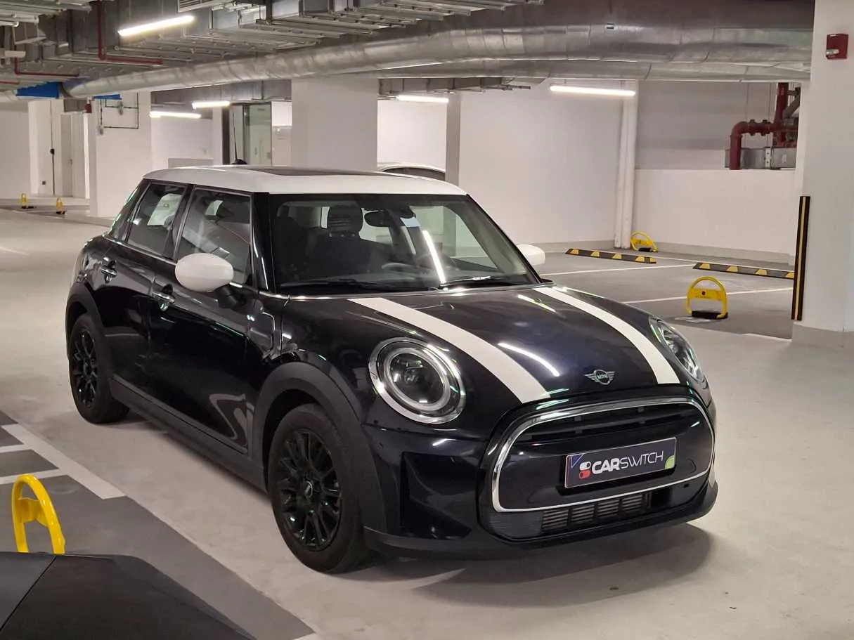 Car image 3