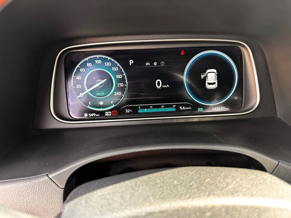Car image 21