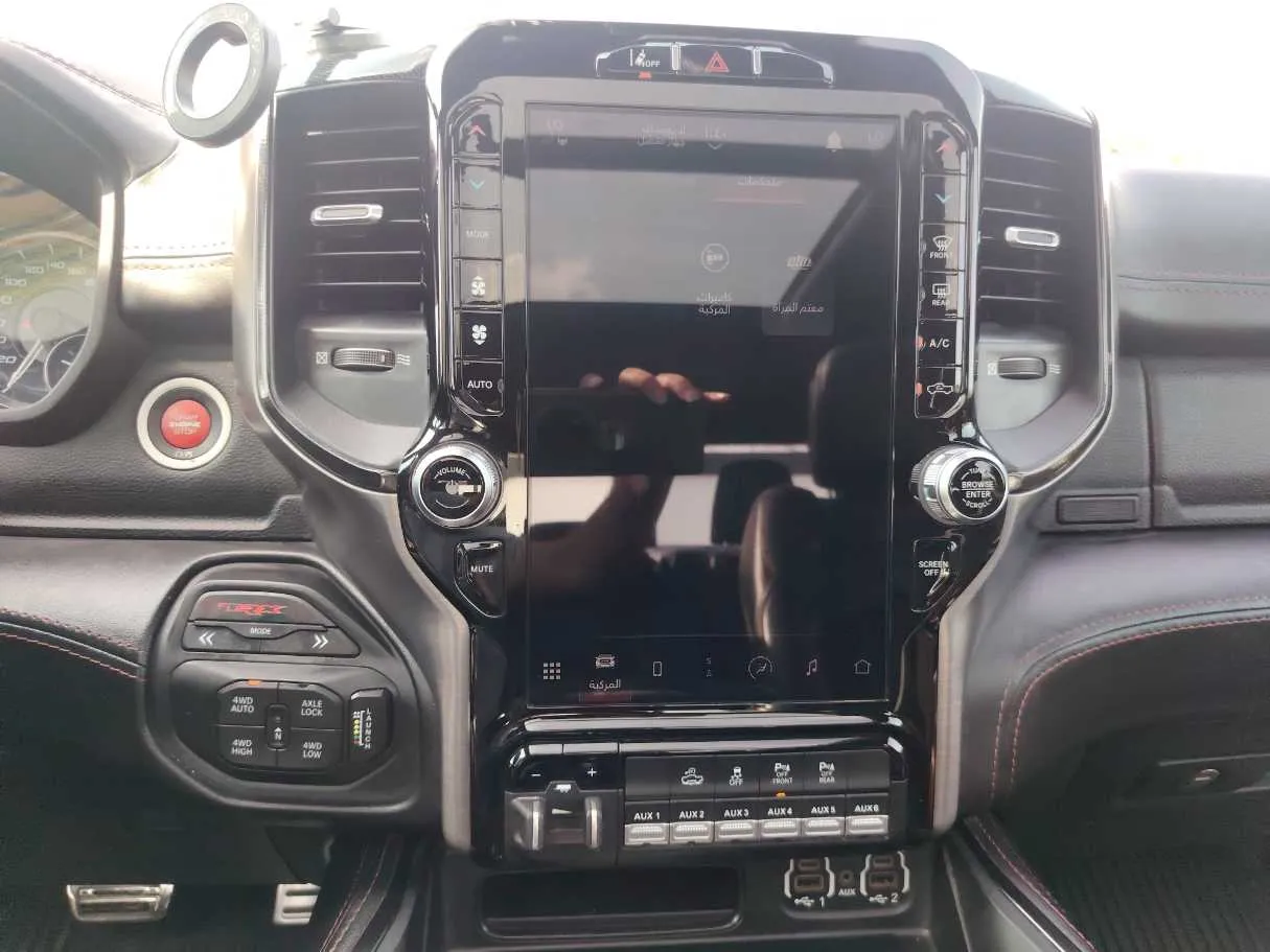 Car image 30