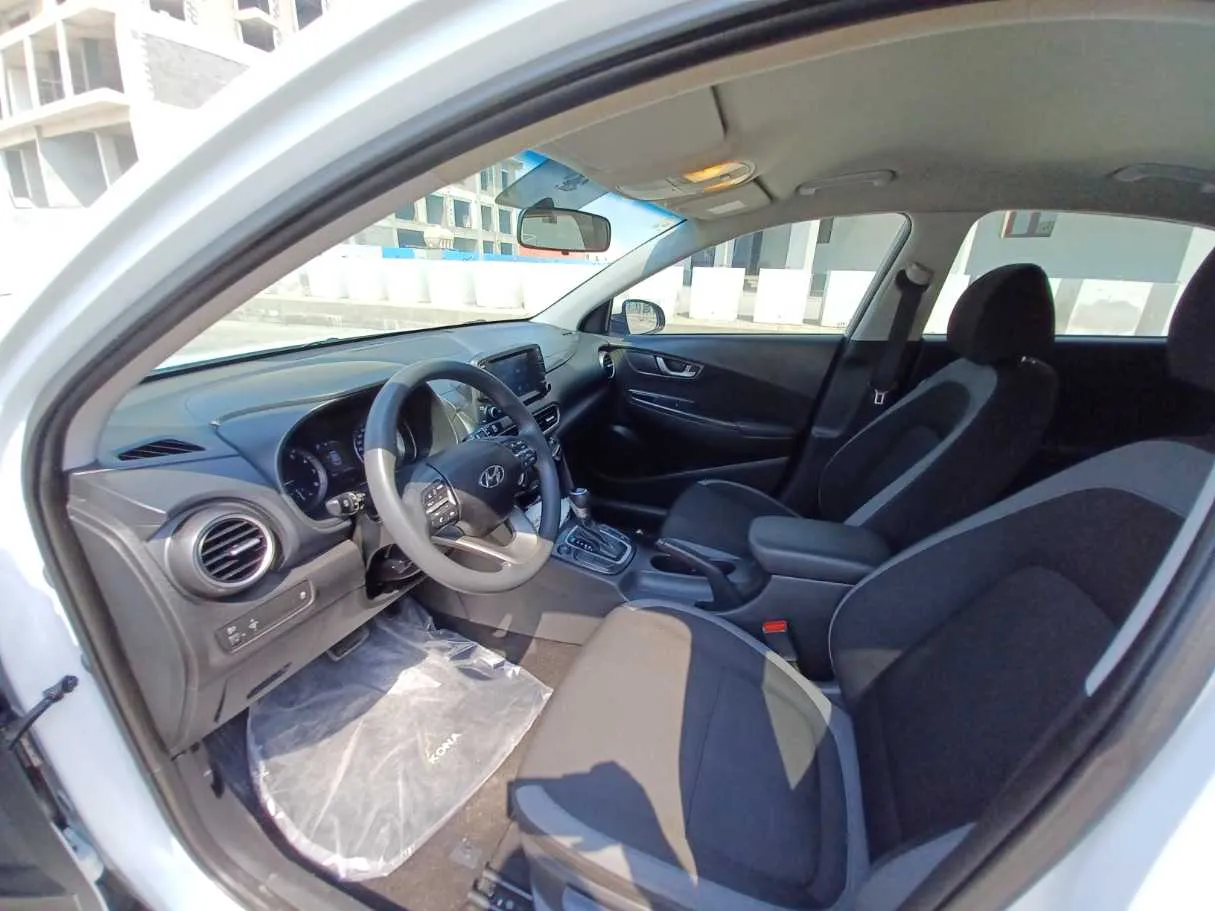 Car image 11