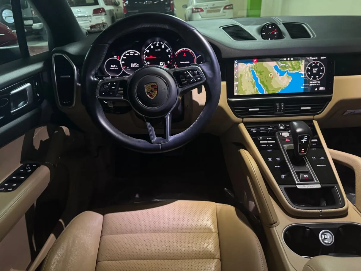 Car image 16