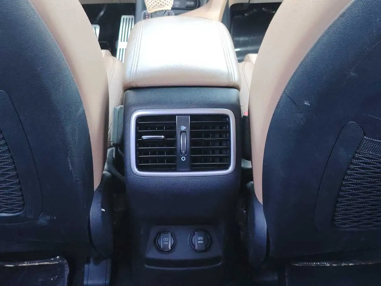 Car image 33