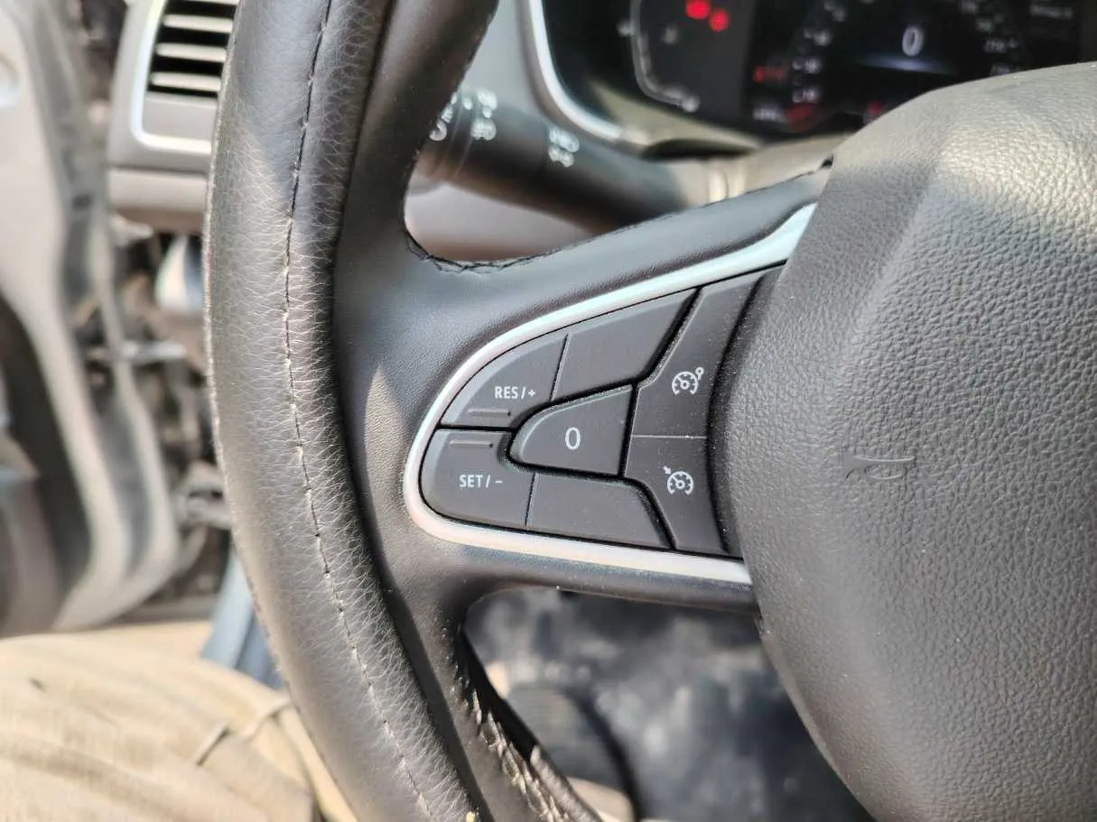 Car image 37