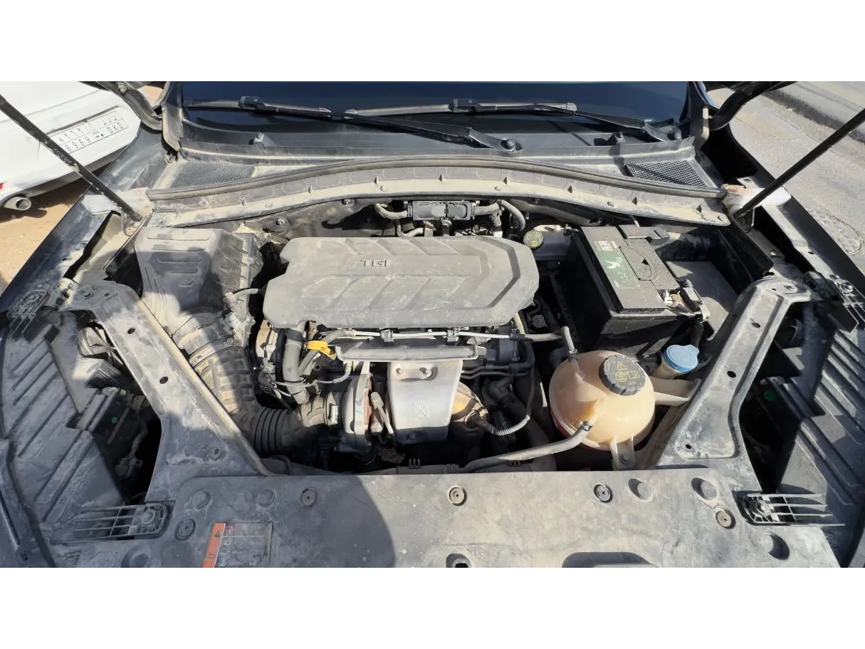 Car image 26
